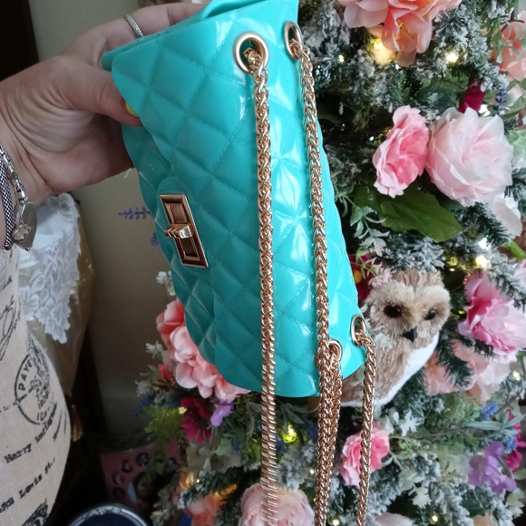 Adorable Jelly Crossbody! (New- Defect) - Picture 6 of 16